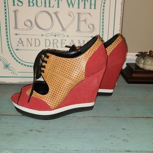 Luxury Rebel $150 "Dexter" Platform Wedges Sz 8